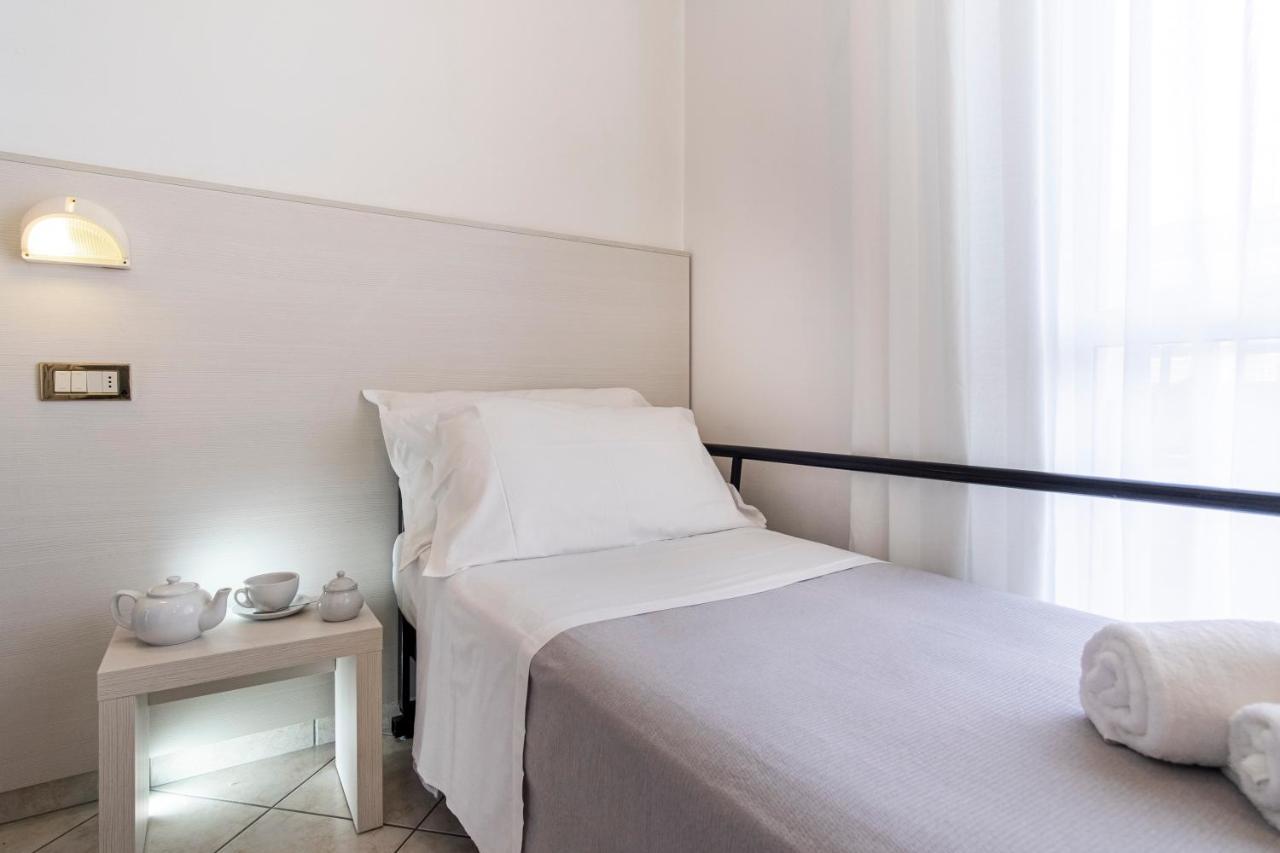 Hotel Tre Rose Riccione Exterior photo