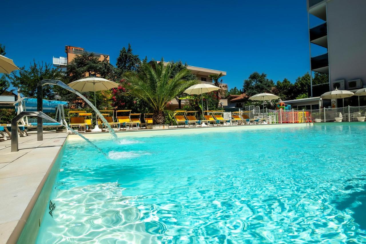Hotel Tre Rose Riccione Exterior photo