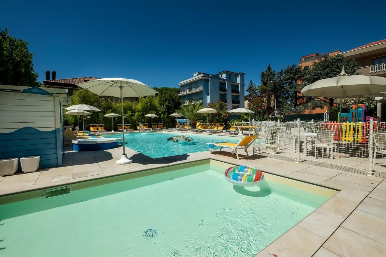 Hotel Tre Rose Riccione Exterior photo