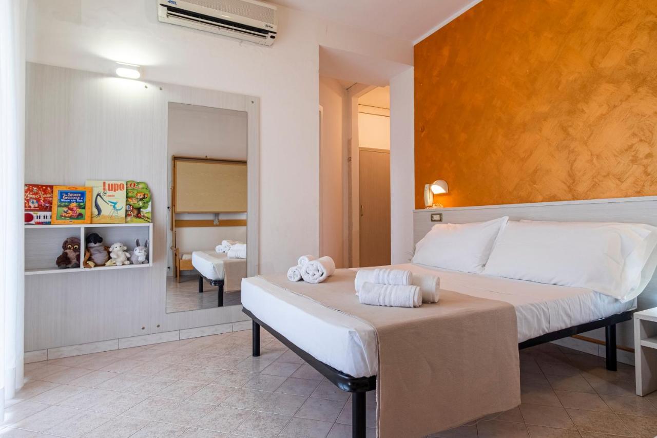 Hotel Tre Rose Riccione Exterior photo