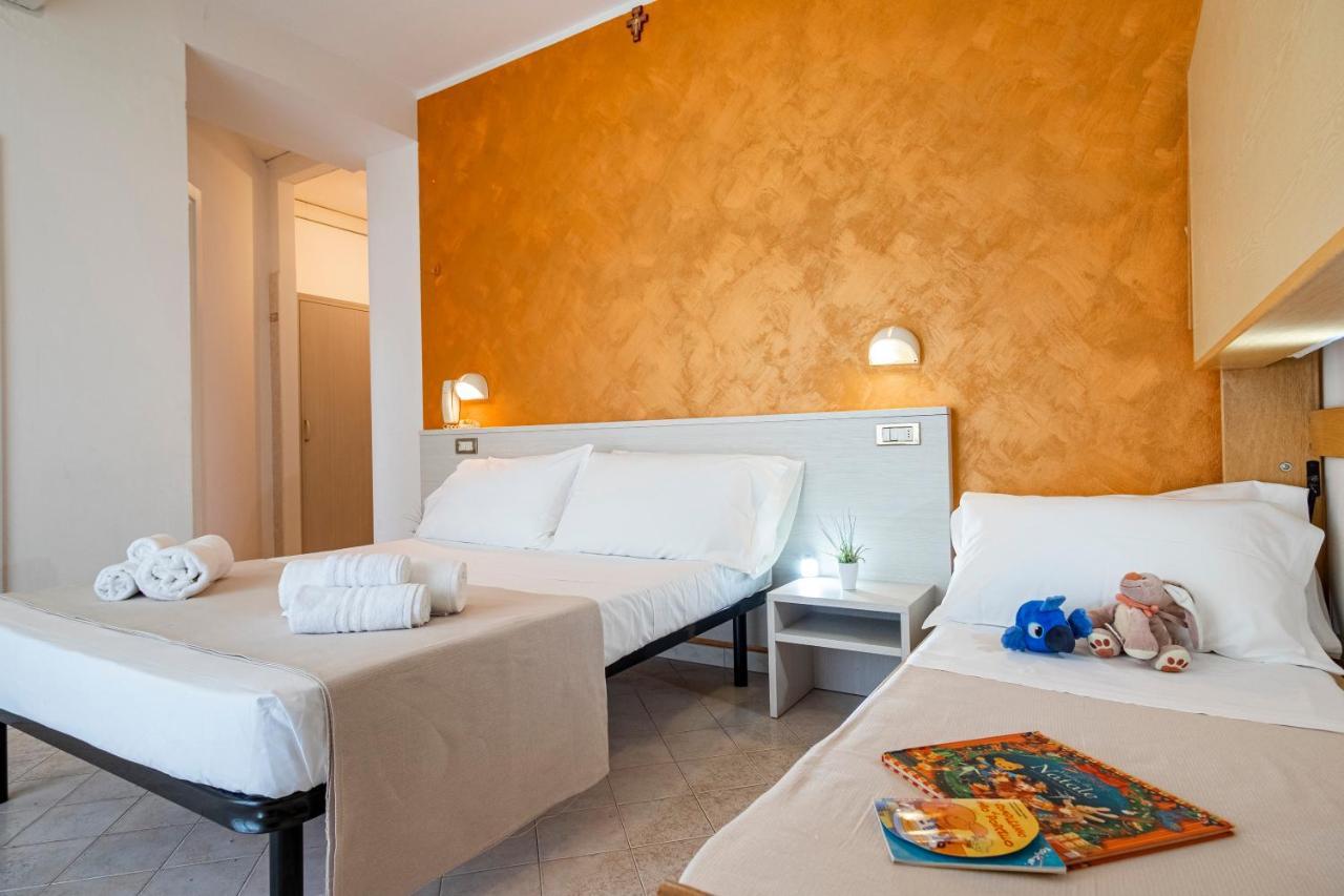 Hotel Tre Rose Riccione Exterior photo