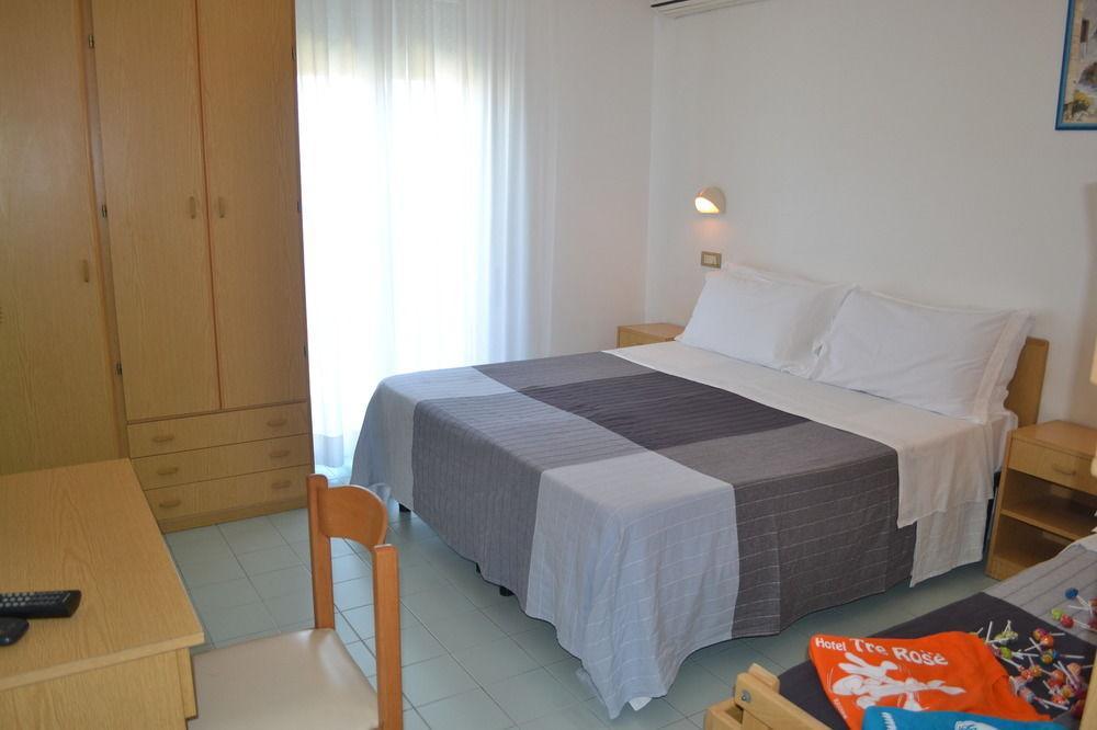 Hotel Tre Rose Riccione Exterior photo